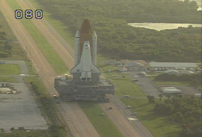 Discovery on the crawlerway - 1 hour into its journey to the pad