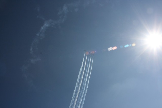 The USAF Thunderbirds in action.
More information at my space blog.